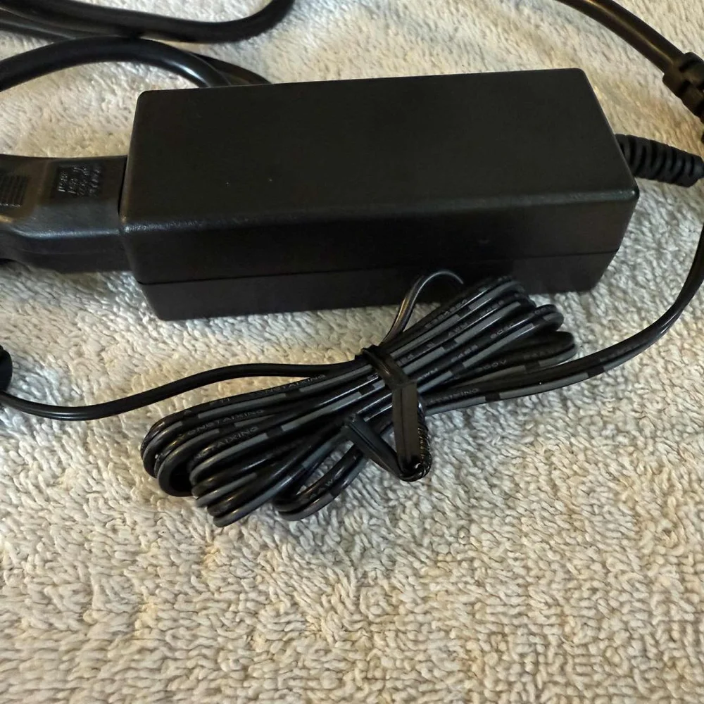 HONOTO AC/DC Power Adapter Black